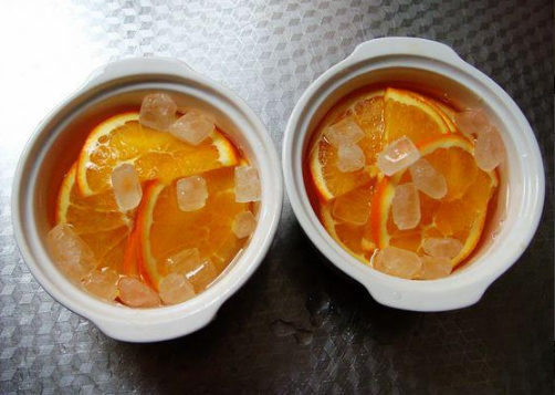 冰糖炖橙子需要放水吗